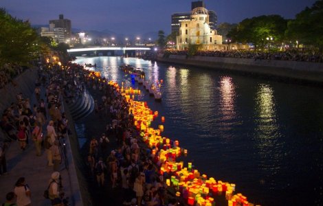 Japonezii cer renuntarea la armele nucleare