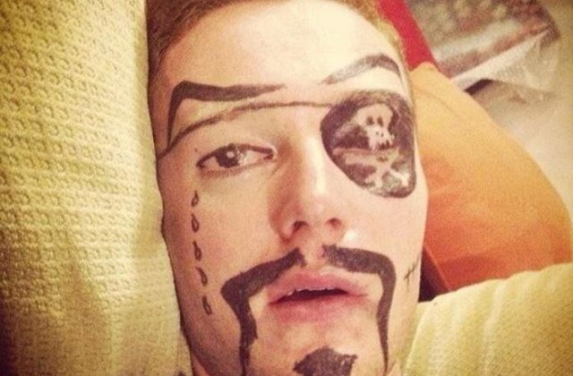 10 motive pentru care nu e recomandat sa adormi primul la o petrecere