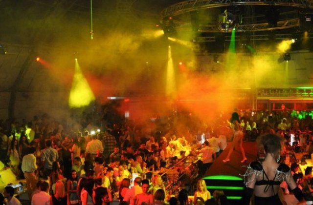 Cluburile de pe litoral, verificate de politisti. Amenzi de peste 106.000 de lei