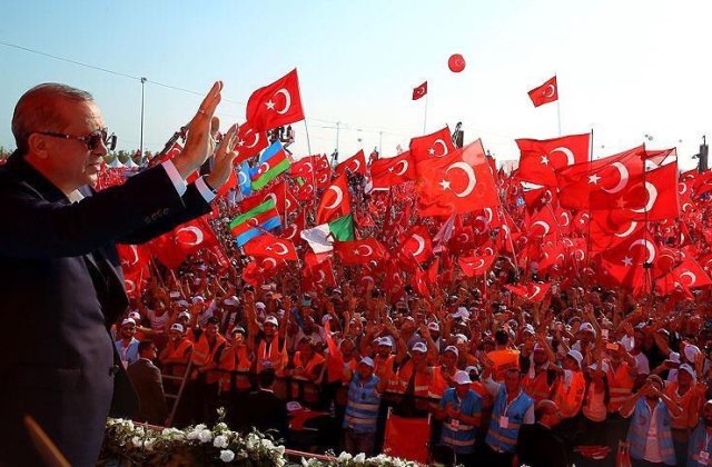 Erdogan, la mitingul de la Istanbul: Voi aproba reintroducerea pedepsei cu moartea, daca poporul cere