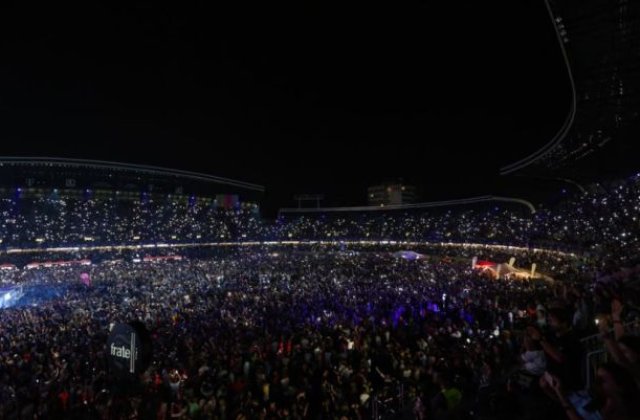 [FOTO] Emil Boc, cu sotia pe umeri la Untold