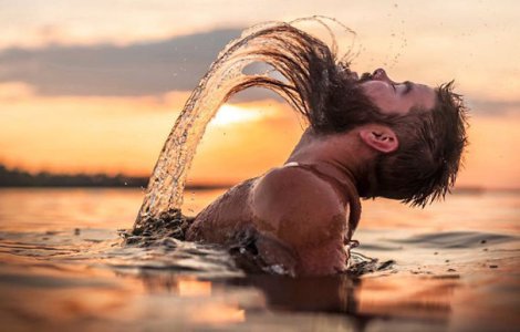  Top  TOP 10+1 fotografii amuzante! Barbati cu veleitati de diva