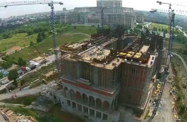 Gabriela Firea vrea sa aloce 15 milioane lei pentru Catedrala Mantuirii Neamului si 4,5 milioane lei pentru Manastirea Antim