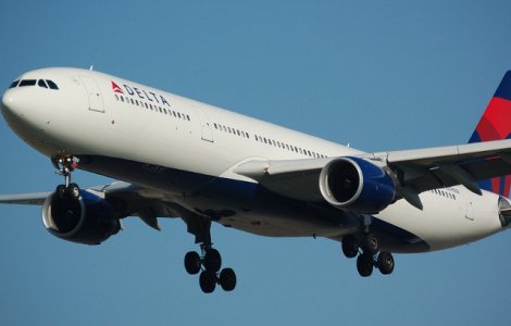  Foto   Video  Zeci de mii de pasageri ai companiei aeriene Delta, blocati in aeroporturi din intreaga lume