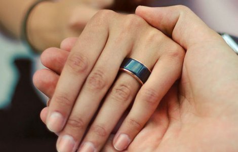 Inelul care iti permite sa simti bataile inimii persoanei iubite