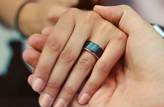 [FOTO] Inelul care iti permite sa simti bataile inimii persoanei iubite in timp real