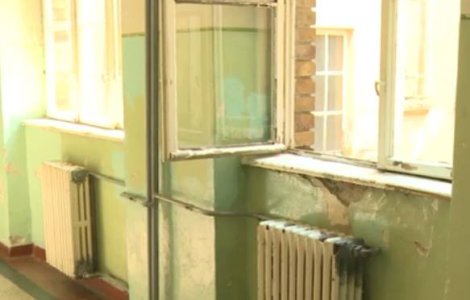  Video  Igrasie si rugina in maternitate