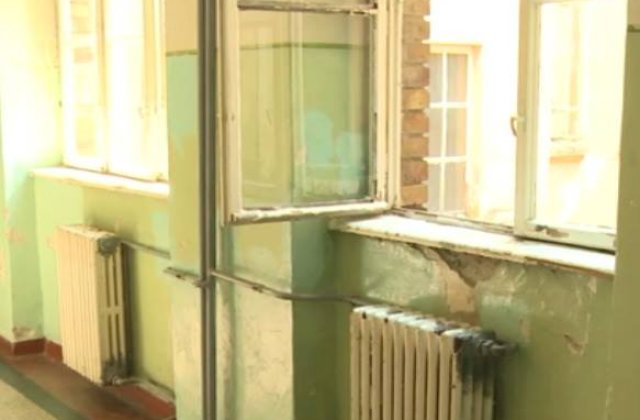 [VIDEO] Igrasie si rugina in maternitate