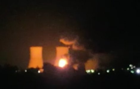 Valcea: Incendiu puternic pe platforma combinatului Oltchim