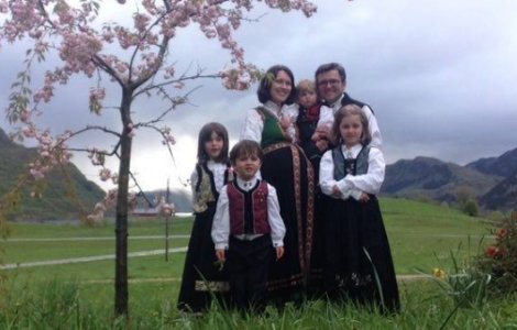 Sotii Bodnariu au fost pusi sub acuzare pentru violente impotriva minorilor