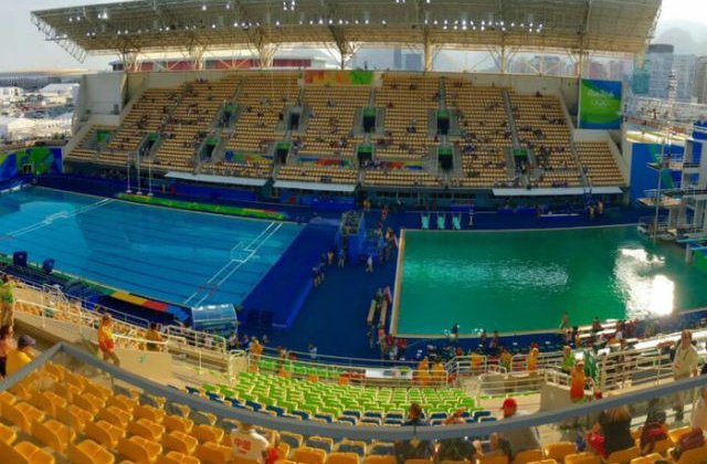 [FOTO] De ce a devenit verde apa dintr-un bazin olimpic de la Rio
