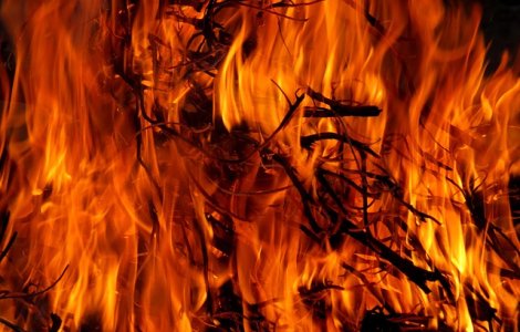 Unul dintre cele mai distructive incendii din istoria California a izbucnit de la un scurtcircuit la un jacuzzi