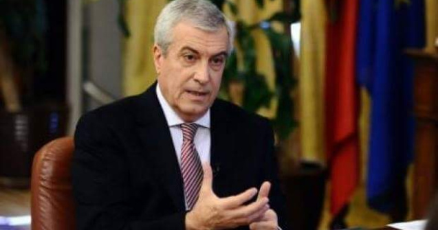 C.P. Tariceanu si-a reinnoit permisul de conducere ocolind coada de aproximativ o mie de persoane