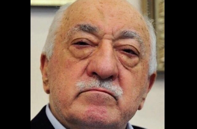Gulen sustine ca se va preda autoritatilor turce cu o conditie