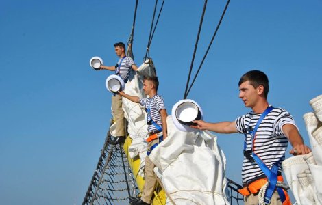 ZIUA MARINEI - Cel mai mare spectacol naval din acest an. Presedintele Klaus Iohannis asista la festivitati