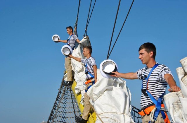 ZIUA MARINEI - Cel mai mare spectacol naval din acest an. Presedintele Klaus Iohannis asista la festivitati