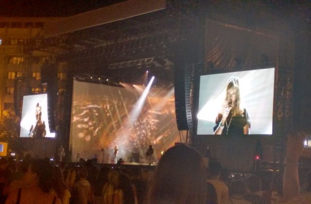 Rihanna, un concert alb-negru la Bucuresti: Sunt indragostita de voi. E epic!