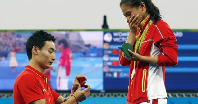 JO: Vicecampioana la sarituri in apa, ceruta in casatorie la ceremonia de premiere