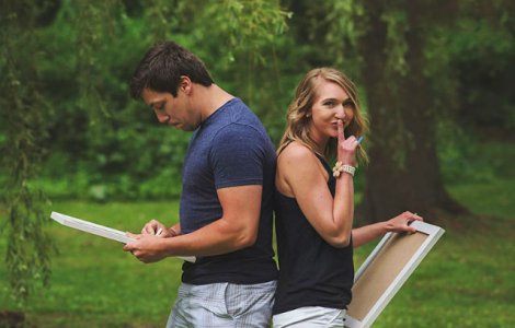 Modul inedit in care o tanara i-a spus sotului ca va fi tata