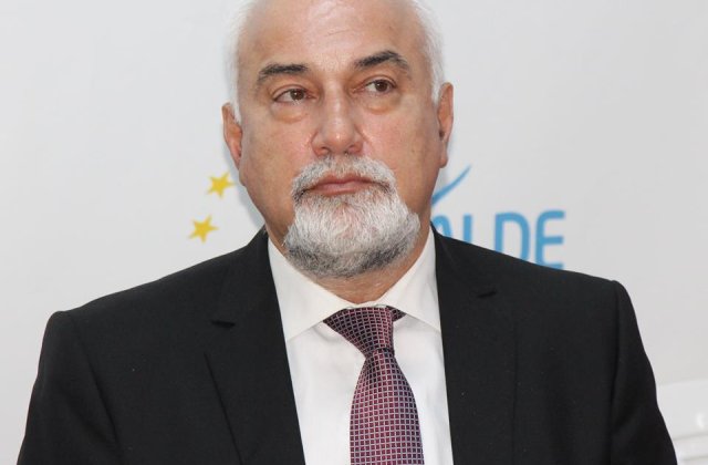 Vosganian apara guvernul Tariceanu, dupa criticile lui Basescu