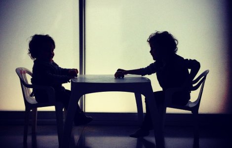 Copiii greu adoptabili vor avea sanse mai mari la o familie