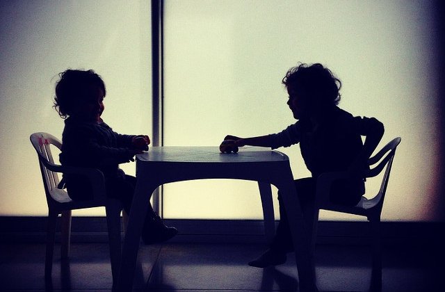 Copiii greu adoptabili vor avea sanse mai mari la o familie