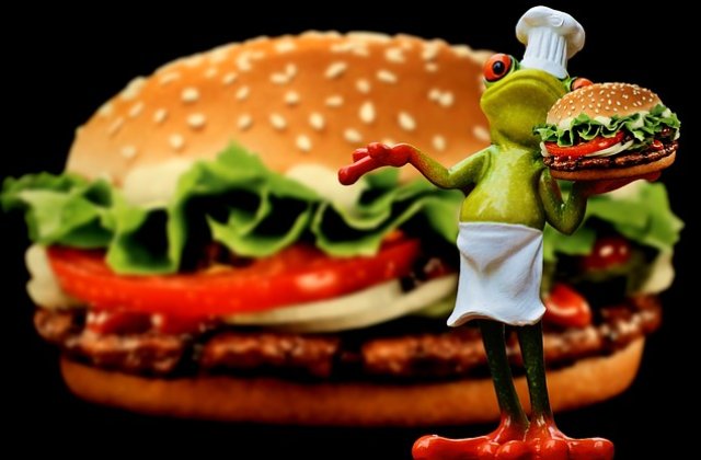 Bucurestenii isi pot comanda online mancare si noaptea