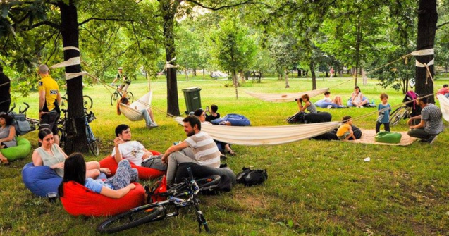 Recomandari pentru weekend:Concerte, tururi ghidate, expozitii, premiere de film si o seara de poezie deasupra Capitalei