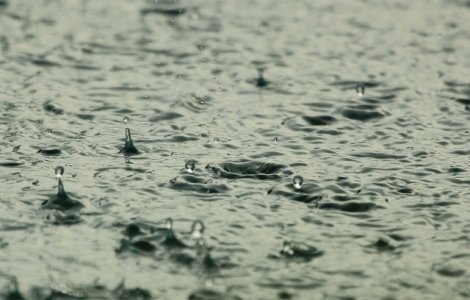 Informare meteo: Ploi si vijelii pana miercuri. Care vor fi zonele afectate