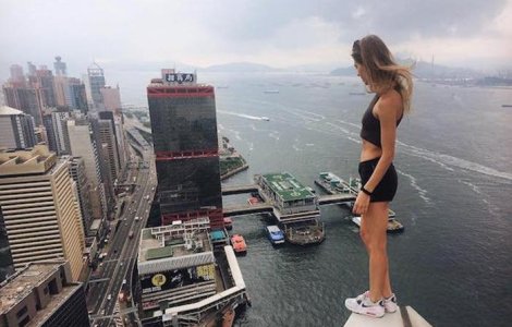  Top  Si-a facut fotografii in cele mai periculoase locuri, iar privelistile sunt incredibile