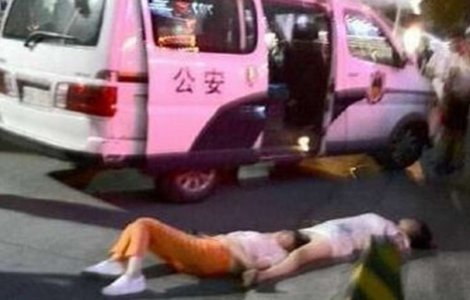 Doua femei din China au lesinat dupa ce s-au certat opt ore pe strada