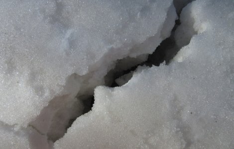 Oamenii de stiinta, in alerta. O uriasa crapatura din stratul de gheata al Antarcticii provoaca panica