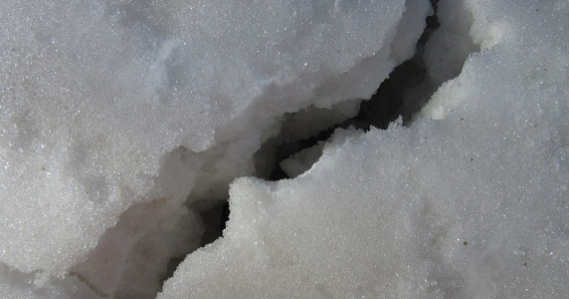 Oamenii de stiinta, in alerta. O uriasa crapatura din stratul de gheata al Antarcticii provoaca panica