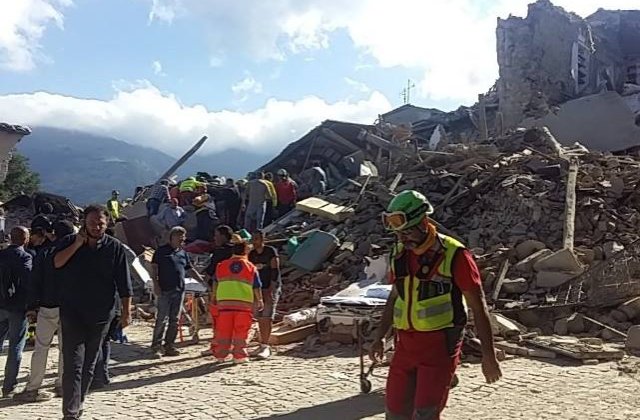 Bilantul cutemurului din Italia a ajuns la 120 de morti, anunta Renzi