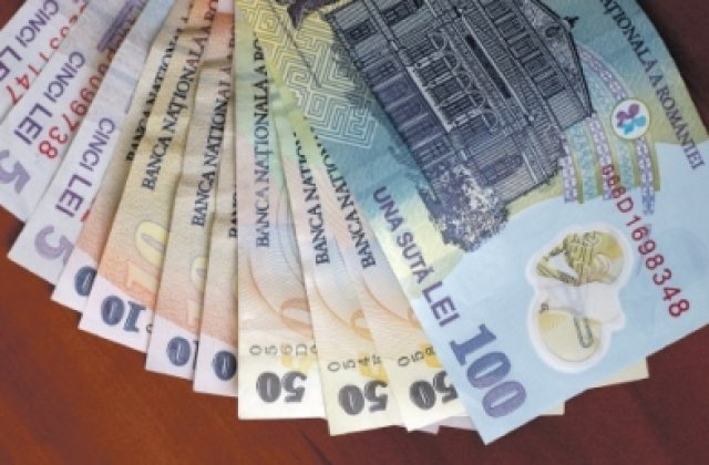 Ministerul Muncii discuta cu partenerii sociali despre majorarea salariului minim