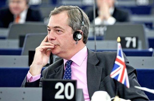 Nigel Farage a rostit un discurs la un miting pro-Trump. Hillary Clinton, criticata