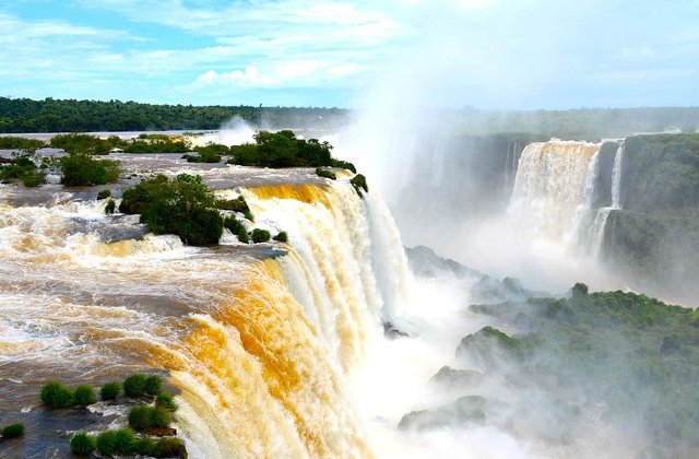 Top 10+1 cele mai IMPRESIONANTE cascade din lume