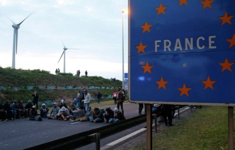 Franta a expulzat doi marocani radicalizati, pentru ca reprezentau o amenintare pentru ordinea publica