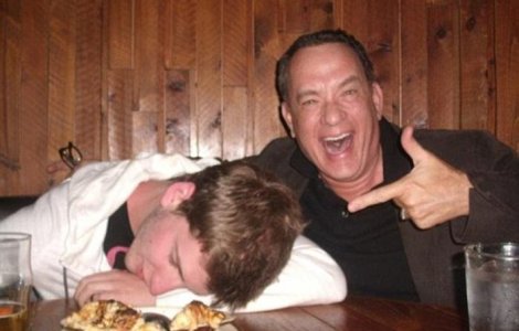  Top  Dovada ca unii pot dormi oriunde, oricand si in orice pozitie