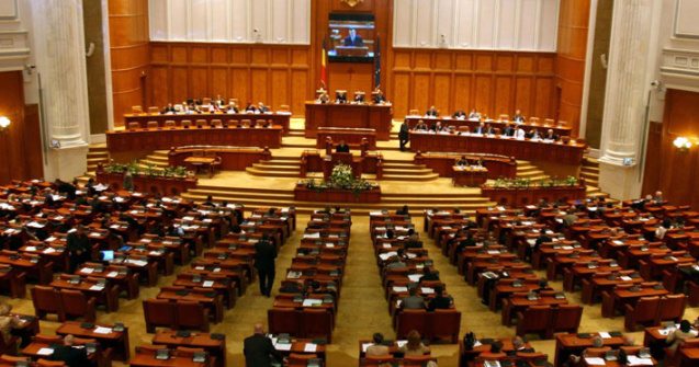 Camera Deputatilor cumpara pe final de legislatura 430 de calculatoare