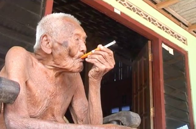 "Cel mai longeviv om din lume", un indonezian in varsta de 145 de ani, spune ca este pregatit sa moara