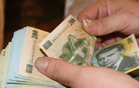 Romania continua sa se imprumute de la banci