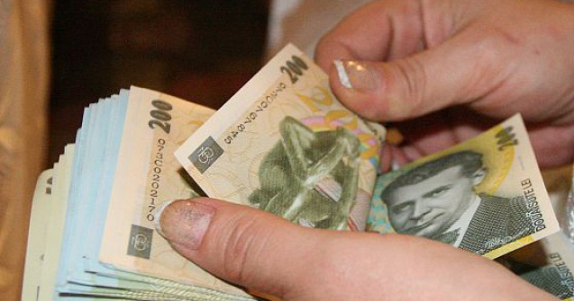 Romania continua sa se imprumute de la banci