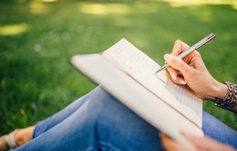  Top  Top 7 semne prin care scrisul de mana iti indica de ce boala suferi