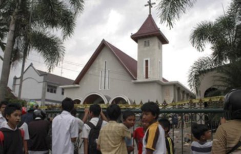 Indonezia: Atac sinucigas cu bomba intr-o biserica catolica, nereusit