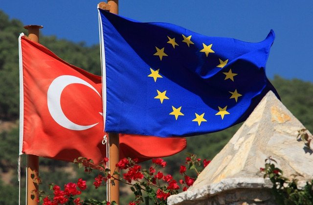 Turcia nu va adera la UE atat timp cat presedinte ramane Erdogan, sustine comisarul european german