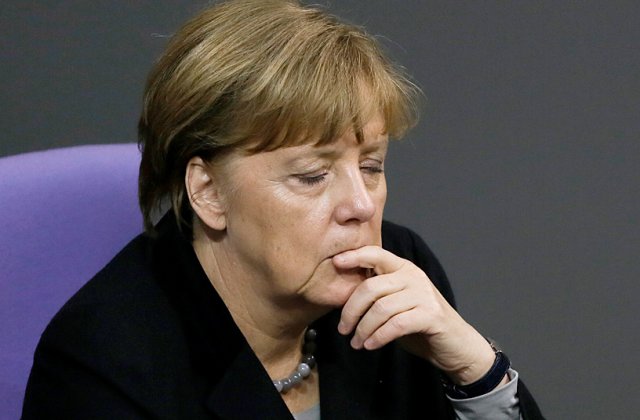 Merkel recunoaste ca Germania si UE au facut greseli in privinta migrantilor