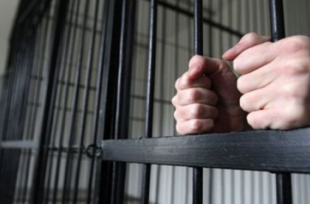 OUG privind scaderea a 20 de zile din pedeapsa indiferent de numarul de lucrari stiintifice scrise a intrat in vigoare