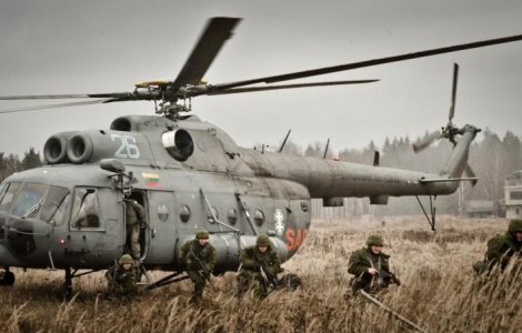 Lituania se teme de Rusia si inaugureaza un oras de carton pentru antrenamente militare