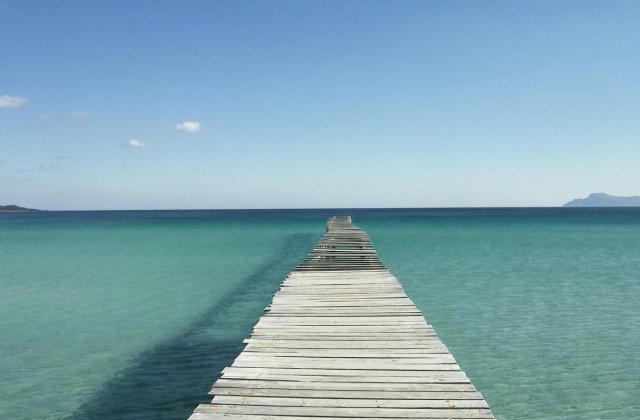 Prima zi de toamna aduce vacante mai ieftine la mare